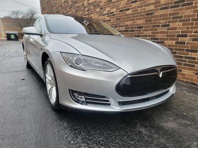 2015 Tesla Model S 85 -- 275 Miles on Full Charge --  Ultra High Fidelity Sound - Autopilot - Tech Package with Autopilot - All Serviced - Clean Title - Photo 34 - Wood Dale, IL 60191