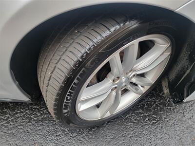 2015 Tesla Model S 85 -- 275 Miles on Full Charge --  Ultra High Fidelity Sound - Autopilot - Tech Package with Autopilot - All Serviced - Clean Title - Photo 30 - Wood Dale, IL 60191