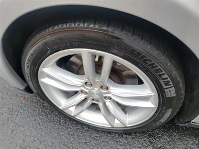 2015 Tesla Model S 85 -- 275 Miles on Full Charge --  Ultra High Fidelity Sound - Autopilot - Tech Package with Autopilot - All Serviced - Clean Title - Photo 29 - Wood Dale, IL 60191