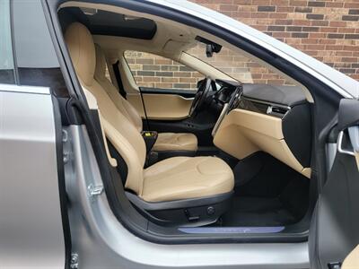 2015 Tesla Model S 85 -- 275 Miles on Full Charge --  Ultra High Fidelity Sound - Autopilot - Tech Package with Autopilot - All Serviced - Clean Title - Photo 23 - Wood Dale, IL 60191