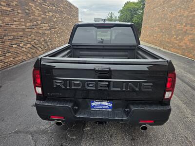 2025 Honda Ridgeline RTL AWD -- 1 Owner - Sunroof - Backup Camera - Bluetooth - Leather Heated Seats - Blind Spot Info System - Alloy Wheel - Clean Title - Warranty - Photo 8 - Wood Dale, IL 60191