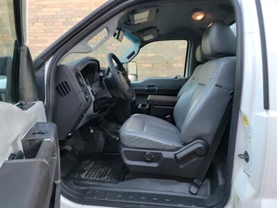 2013 Ford F-250 Super Duty  4X4 XL --- 6.2L Flex Fuel V8 385hp --  Snow Plow Ready - 8ft Long Bed - Backup Camera - Fiberglass Utility Topper - All Serviced - Clean Title - Photo 16 - Wood Dale, IL 60191