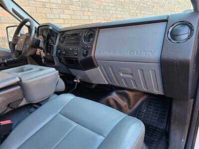 2016 Ford F-250 Super Duty XL 4X4 - Only 41K Miles - 8Ft Bed Liner  - Snow Plow Package with Brackets - Power Window and Lock - NO Accident - Clean Title - All Serviced - Photo 13 - Wood Dale, IL 60191