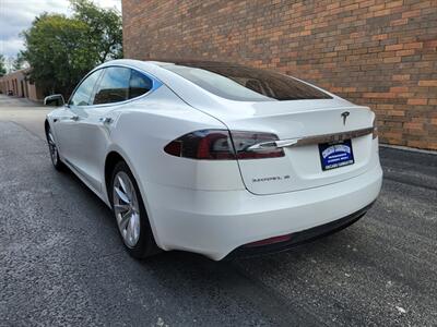 2017 Tesla Model S 75 -- 240 Miles Full Charge - Save $$$ on Gas -  Charge & Drive - 1 Owner - Glass Roof - FACTORY WARRANTY until March 2025 - Photo 4 - Wood Dale, IL 60191