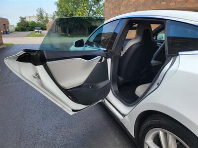 2015 Tesla Model S 70D AWD - 55K  Miles - Autopilot with convenience  features - Subzero Weather Package - Premium Upgrade Package - Smart Air Suspension - Power and Lighting Package - NO Accident - Clean Title - Photo 13 - Wood Dale, IL 60191