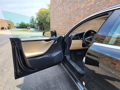 2014 Tesla Model S 85 -- FREE SUPERCHAGE -- 275 Miles on Full Charge  - 1 Owner - Ultra High  Fidelity Sound - Tech Package - Panoramic Roof - Clean Title - Photo 23 - Wood Dale, IL 60191