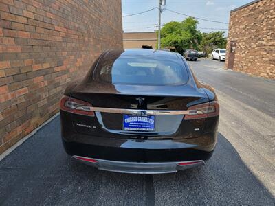 2014 Tesla Model S 85 -- FREE SUPERCHAGE -- 275 Miles on Full Charge  - 1 Owner - Ultra High  Fidelity Sound - Tech Package - Panoramic Roof - Clean Title - Photo 8 - Wood Dale, IL 60191