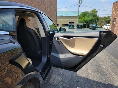 2014 Tesla Model S 85 -- FREE SUPERCHAGE -- 275 Miles on Full Charge  - 1 Owner - Ultra High  Fidelity Sound - Tech Package - Panoramic Roof - Clean Title - Photo 26 - Wood Dale, IL 60191