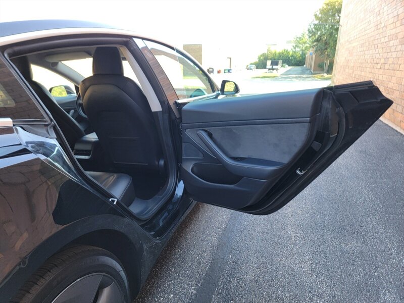 2020 Tesla Model 3 Standard Range Plus photo 14