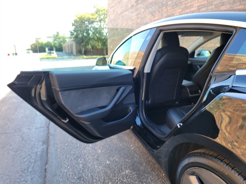 2020 Tesla Model 3 Standard Range Plus photo 13