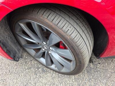 2014 Tesla Model S P85 + -- Performance Pkg -- 416 Hp -  7 seater with jumper seats in trunk - Panoramic roof - Premium Ultra High Fidelity sound - Subzero weather package - Performance Plus Suspension - Photo 30 - Wood Dale, IL 60191