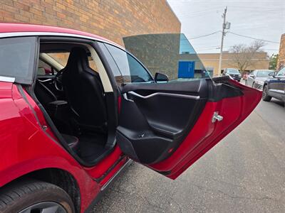 2014 Tesla Model S P85 + -- Performance Pkg -- 416 Hp -  7 seater with jumper seats in trunk - Panoramic roof - Premium Ultra High Fidelity sound - Subzero weather package - Performance Plus Suspension - Photo 24 - Wood Dale, IL 60191