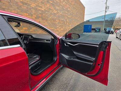 2014 Tesla Model S P85 + -- Performance Pkg -- 416 Hp -  7 seater with jumper seats in trunk - Panoramic roof - Premium Ultra High Fidelity sound - Subzero weather package - Performance Plus Suspension - Photo 22 - Wood Dale, IL 60191