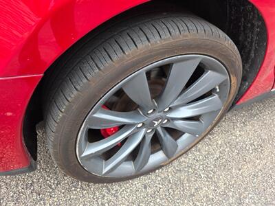 2014 Tesla Model S P85 + -- Performance Pkg -- 416 Hp -  7 seater with jumper seats in trunk - Panoramic roof - Premium Ultra High Fidelity sound - Subzero weather package - Performance Plus Suspension - Photo 31 - Wood Dale, IL 60191