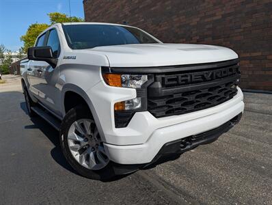 2022 Chevrolet Silverado 1500 Custom 4WD -- 4dr CREW CAB -- 2.7L Turbo I4 310hp  - Backup Camera - Bluetooth - 1 Owner - NO Accident - Clean Title - Photo 3 - Wood Dale, IL 60191