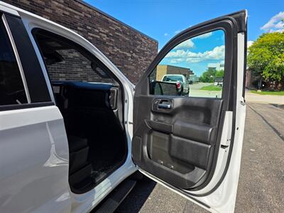 2022 Chevrolet Silverado 1500 Custom 4WD -- 4dr CREW CAB -- 2.7L Turbo I4 310hp - Backup Camera - Bluetooth - 1 Owner - NO Accident - Clean Title - Photo 18 - Wood Dale, IL 60191