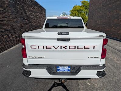 2022 Chevrolet Silverado 1500 Custom 4WD -- 4dr CREW CAB -- 2.7L Turbo I4 310hp  - Backup Camera - Bluetooth - 1 Owner - NO Accident - Clean Title - Photo 8 - Wood Dale, IL 60191