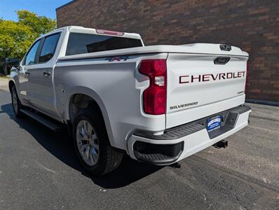 2022 Chevrolet Silverado 1500 Custom 4WD -- 4dr CREW CAB -- 2.7L Turbo I4 310hp  - Backup Camera - Bluetooth - 1 Owner - NO Accident - Clean Title - Photo 4 - Wood Dale, IL 60191