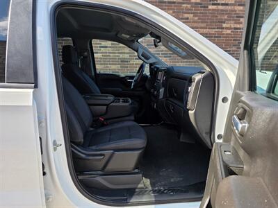 2022 Chevrolet Silverado 1500 Custom 4WD -- 4dr CREW CAB -- 2.7L Turbo I4 310hp - Backup Camera - Bluetooth - 1 Owner - NO Accident - Clean Title - Photo 22 - Wood Dale, IL 60191