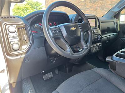 2022 Chevrolet Silverado 1500 Custom 4WD -- 4dr CREW CAB -- 2.7L Turbo I4 310hp - Backup Camera - Bluetooth - 1 Owner - NO Accident - Clean Title - Photo 15 - Wood Dale, IL 60191