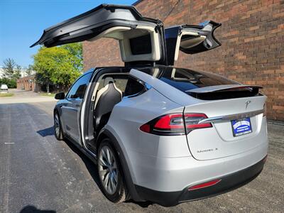 2017 Tesla Model X 75D AWD -- 255 Miles on Full Charge --  Ultra High Fidelity Sound - Enhanced Autopilot - Subzero Weather Package - Premium Upgrades Package - Smart Air Suspension - Warranty until October 2025 - Photo 6 - Wood Dale, IL 60191