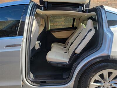 2017 Tesla Model X 75D AWD -- 255 Miles on Full Charge --  Ultra High Fidelity Sound - Enhanced Autopilot - Subzero Weather Package - Premium Upgrades Package - Smart Air Suspension - Warranty until October 2025 - Photo 29 - Wood Dale, IL 60191