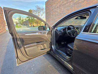 2015 Ford Fusion Hybrid Titanium - Only 65K Miles - 42 Miles per Gallon -  Navigation - Backup Camera - Bluetooth - Sunroof - Heated Seats - Clean Title - All Serviced - Photo 20 - Wood Dale, IL 60191