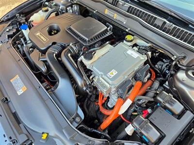 2015 Ford Fusion Hybrid Titanium - Only 65K Miles - 42 Miles per Gallon -  Navigation - Backup Camera - Bluetooth - Sunroof - Heated Seats - Clean Title - All Serviced - Photo 29 - Wood Dale, IL 60191