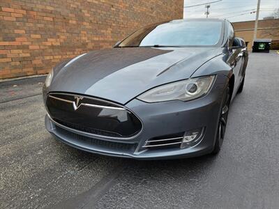 2014 Tesla Model S 85 -- 250 Miles on Full Charge -  - All Glass Panoramic Roof -  Smart Air Suspension - Tech Package - Charge & Drive - NO Accident - Clean Title - Photo 38 - Wood Dale, IL 60191