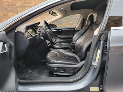 2014 Tesla Model S 85 -- 250 Miles on Full Charge -  - All Glass Panoramic Roof -  Smart Air Suspension - Tech Package - Charge & Drive - NO Accident - Clean Title - Photo 24 - Wood Dale, IL 60191