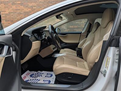 2017 Tesla Model S 75 -- Brand New Battery Replaced -- Glass Roof -  Smart Air Suspension - Ultra High Fidelity Sound - Autopilot - Subzero Weather Package - Premium Upgrade Package - NO Accident - Clean Title - Photo 23 - Wood Dale, IL 60191