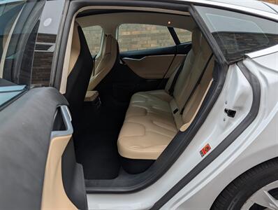 2017 Tesla Model S 75 -- Brand New Battery Replaced -- Glass Roof -  Smart Air Suspension - Ultra High Fidelity Sound - Autopilot - Subzero Weather Package - Premium Upgrade Package - NO Accident - Clean Title - Photo 25 - Wood Dale, IL 60191