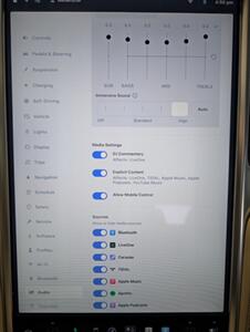2017 Tesla Model S 75 -- Brand New Battery Replaced -- Glass Roof -  Smart Air Suspension - Ultra High Fidelity Sound - Autopilot - Subzero Weather Package - Premium Upgrade Package - NO Accident - Clean Title - Photo 15 - Wood Dale, IL 60191