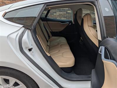 2017 Tesla Model S 75 -- Brand New Battery Replaced -- Glass Roof -  Smart Air Suspension - Ultra High Fidelity Sound - Autopilot - Subzero Weather Package - Premium Upgrade Package - NO Accident - Clean Title - Photo 26 - Wood Dale, IL 60191
