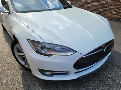 2015 Tesla Model S 70D AWD --  Ultra High Fidelity Sound - Autopilot - Premium Upgrades Package - All Glass Panoramic Roof - Smart Air Suspension - Power and Lighting Package - Clean Title - Photo 39 - Wood Dale, IL 60191