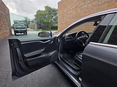 2014 Tesla Model S 85 - 276 Miles on Full Charge - Ultra High Fidelity Sound - Smart Air Suspension - Tech Package - NO Accident - Clean Title - Photo 18 - Wood Dale, IL 60191