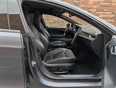 2015 Tesla Model S P90DL Ludicrous Performance AWD - 296 Miles on Full Charge - Auto Pilot - Ultra High Fidelity Sound - Premium Upgrades Package - Smart Air Suspension - Power and Lighting Package - Clean Title - Photo 31 - Wood Dale, IL 60191