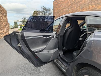 2015 Tesla Model S P90DL Ludicrous Performance AWD - 296 Miles on Full Charge - Auto Pilot - Ultra High Fidelity Sound - Premium Upgrades Package - Smart Air Suspension - Power and Lighting Package - Clean Title - Photo 28 - Wood Dale, IL 60191