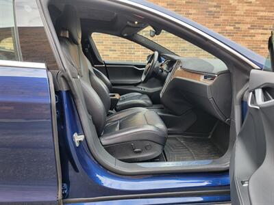 2017 Tesla Model S 75 -- 240 Miles on Full Charge --  Full Self Driving Capability - Autopilot - Premium Upgrades Package - Sunroof - Power and Lighting Package - Standard Suspension - Clean Title - Photo 25 - Wood Dale, IL 60191