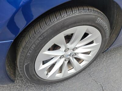 2017 Tesla Model S 75 -- 240 Miles on Full Charge --  Full Self Driving Capability - Autopilot - Premium Upgrades Package - Sunroof - Power and Lighting Package - Standard Suspension - Clean Title - Photo 29 - Wood Dale, IL 60191