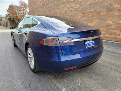 2017 Tesla Model S 75 -- 240 Miles on Full Charge --  Full Self Driving Capability - Autopilot - Premium Upgrades Package - Sunroof - Power and Lighting Package - Standard Suspension - Clean Title - Photo 4 - Wood Dale, IL 60191