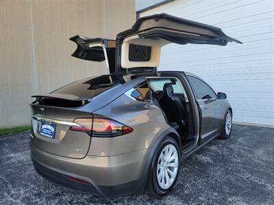 2016 Tesla Model X 75D AWD - 254 Miles on Full Charge -  Ultra High Fidelity Sound - Auto Pilot  with Convenience Features - Smart Air Suspension - 6 Passengers - Photo 4 - Wood Dale, IL 60191