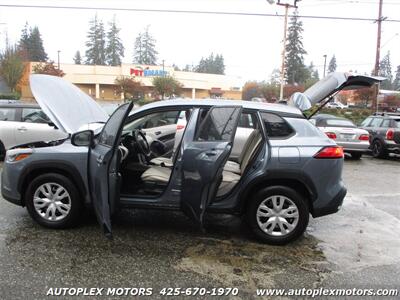 2023 Toyota Corolla Cross L  - AWD - Photo 38 - Lynnwood, WA 98036