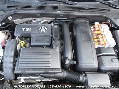 2013 Volkswagen Jetta Hybrid SE   - Photo 16 - Lynnwood, WA 98036