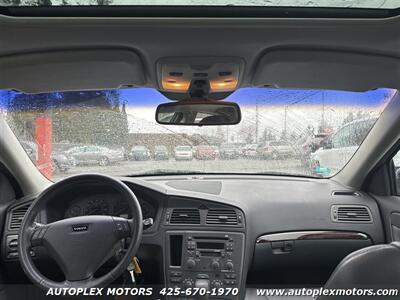 2001 Volvo S60 2.4T   - Photo 9 - Lynnwood, WA 98036