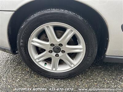 2001 Volvo S60 2.4T   - Photo 19 - Lynnwood, WA 98036