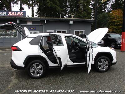 2024 Toyota RAV4 Hybrid XLE  - AWD - Photo 35 - Lynnwood, WA 98036