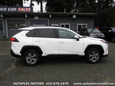 2024 Toyota RAV4 Hybrid XLE  - AWD - Photo 2 - Lynnwood, WA 98036