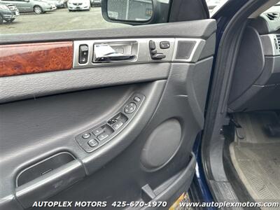 2005 Chrysler Pacifica Touring  - AWD - Photo 9 - Lynnwood, WA 98036