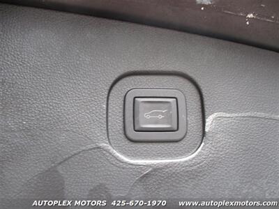 2011 Chevrolet Equinox LTZ  - AWD - Photo 17 - Lynnwood, WA 98036